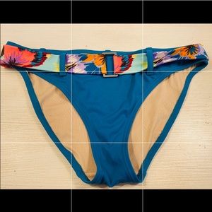 2/$20 Victoria’s Secret Bikini Bathing Suit Bottom M Tropical Floral